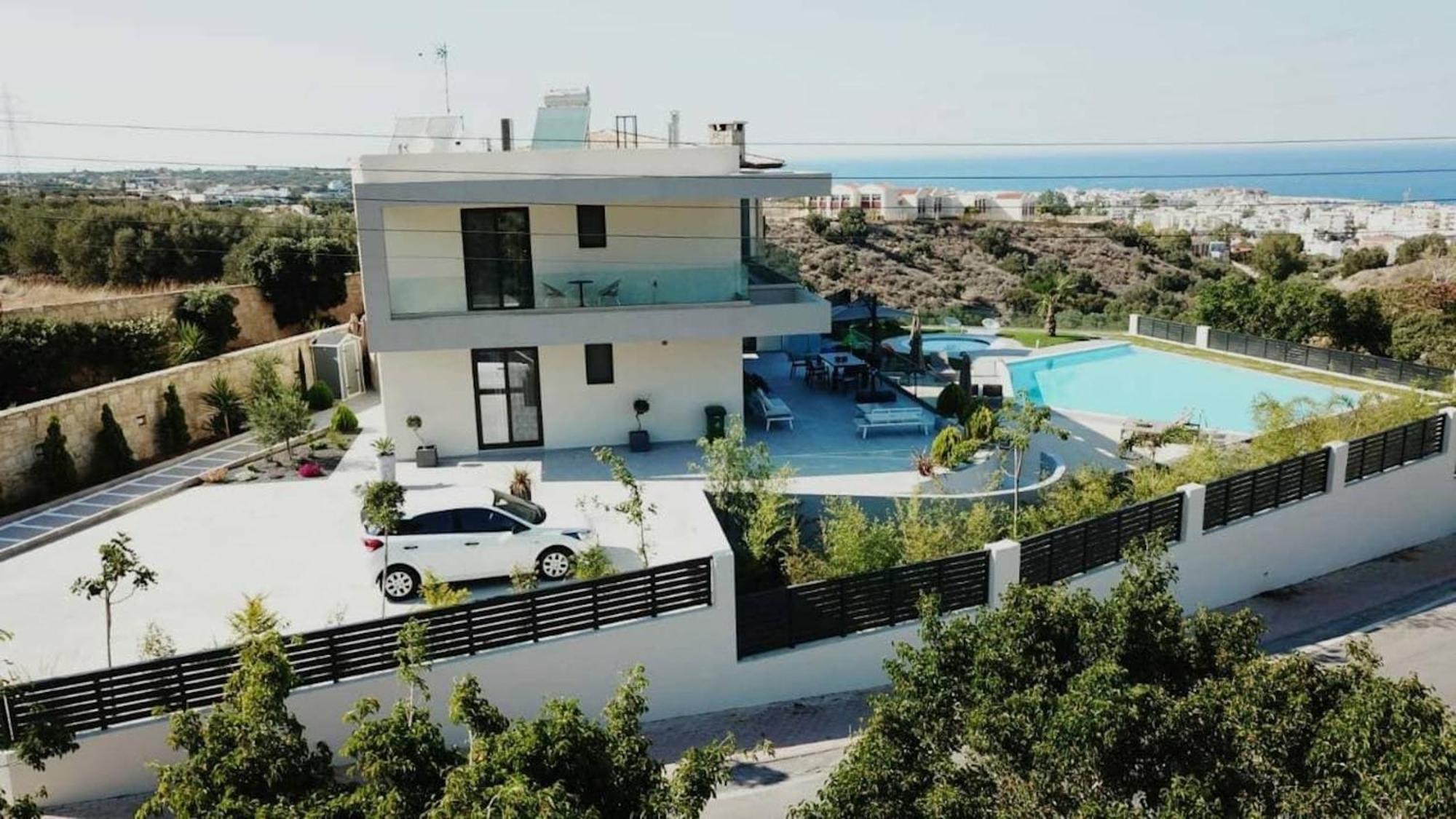 Orama Luxury Villa 4 Bedrooms With Private Pool Hersonissos  Exterior photo